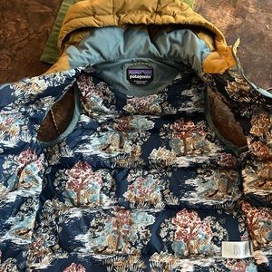 Like new women’s Patagonia vest.